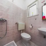 Matana Guest house Pomena