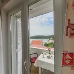 Matana Guest house Pomena
