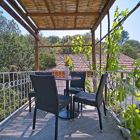 Matana Guest house Pomena