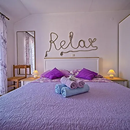 Matana Guest house Pomena