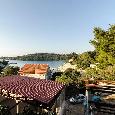 Matana Πανσιόν Pomena