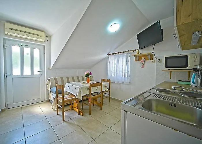 Matana Pensionat Pomena