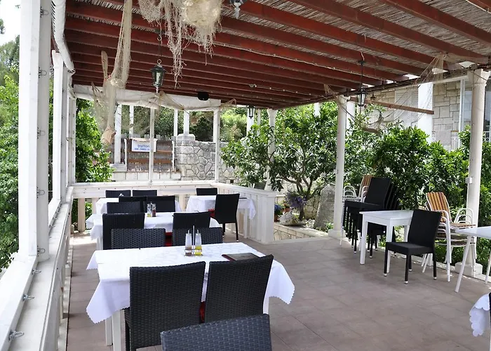 Matana Pensionat Pomena